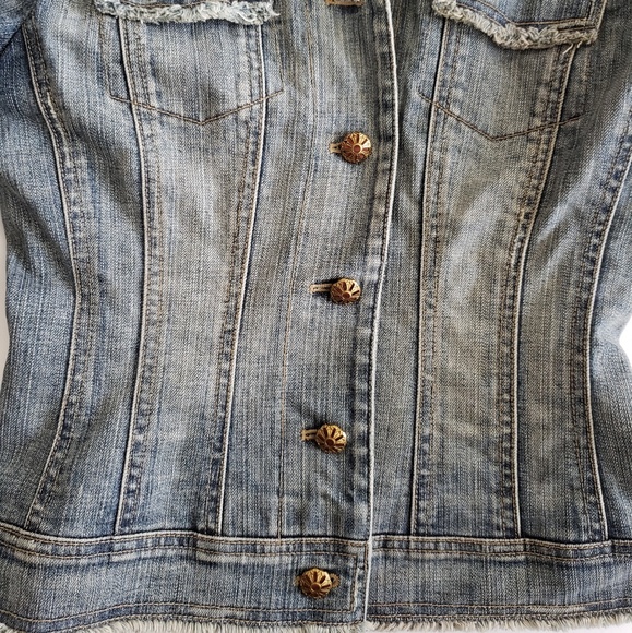Elie Tahari Jean Jacket W/ Shell Embroidery - Picture 5 of 8